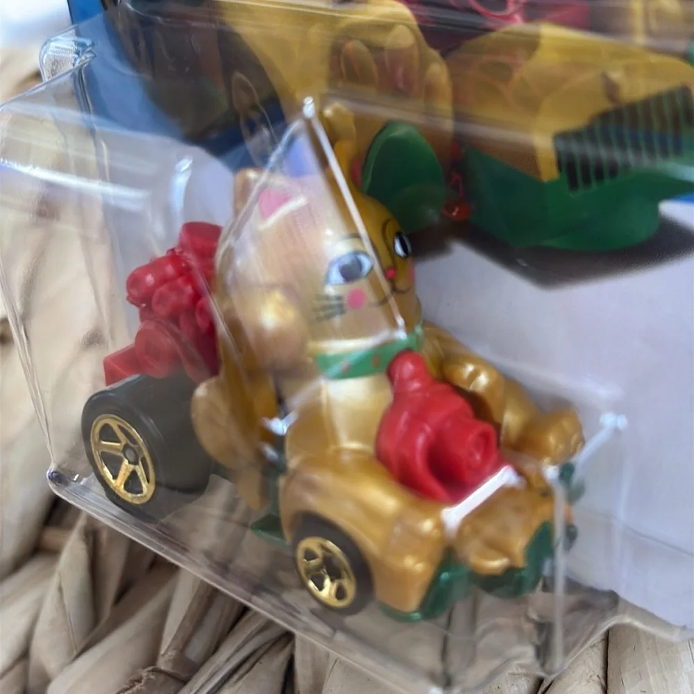 Feline Lucky Toy Gold Cat Car Maneki-Neko on Hot Wheels Hotwheels Kitten Kitty 🆕